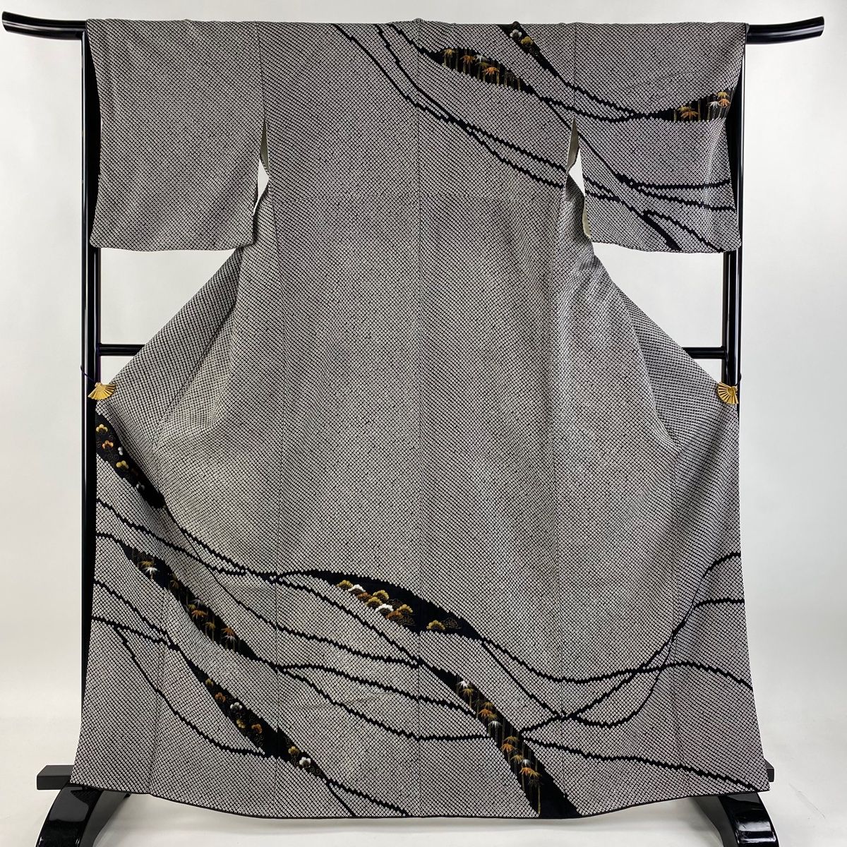 訪問着 身丈164.5cm 裄丈65.5cm M 袷 松竹梅 幾何学 金銀彩 絞り 黒 正絹 秀品