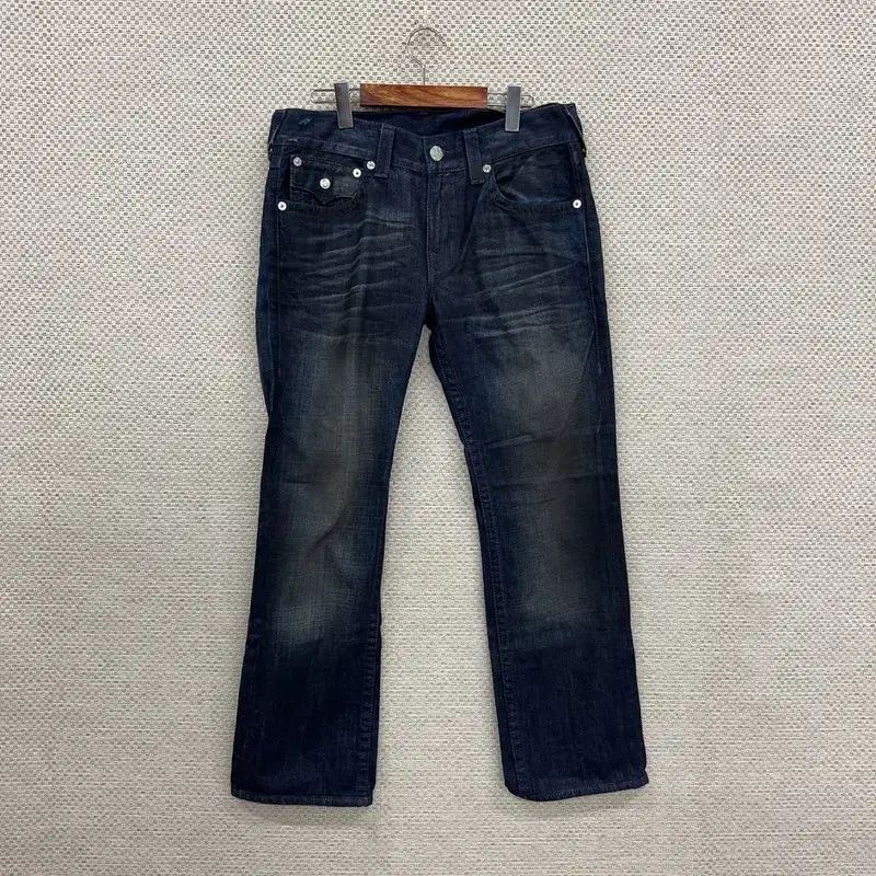 TRUE RELIGION(トゥルーレリジョン) ストレート デニム 31 インチ C01117