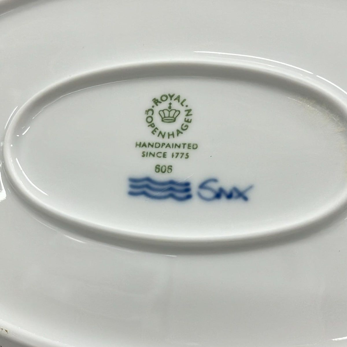 ロイヤルコペンハーゲン 未使用 ロイヤルコペンハーゲン プレート 新品同様 ブルー×白 1989 陶器 ROYAL