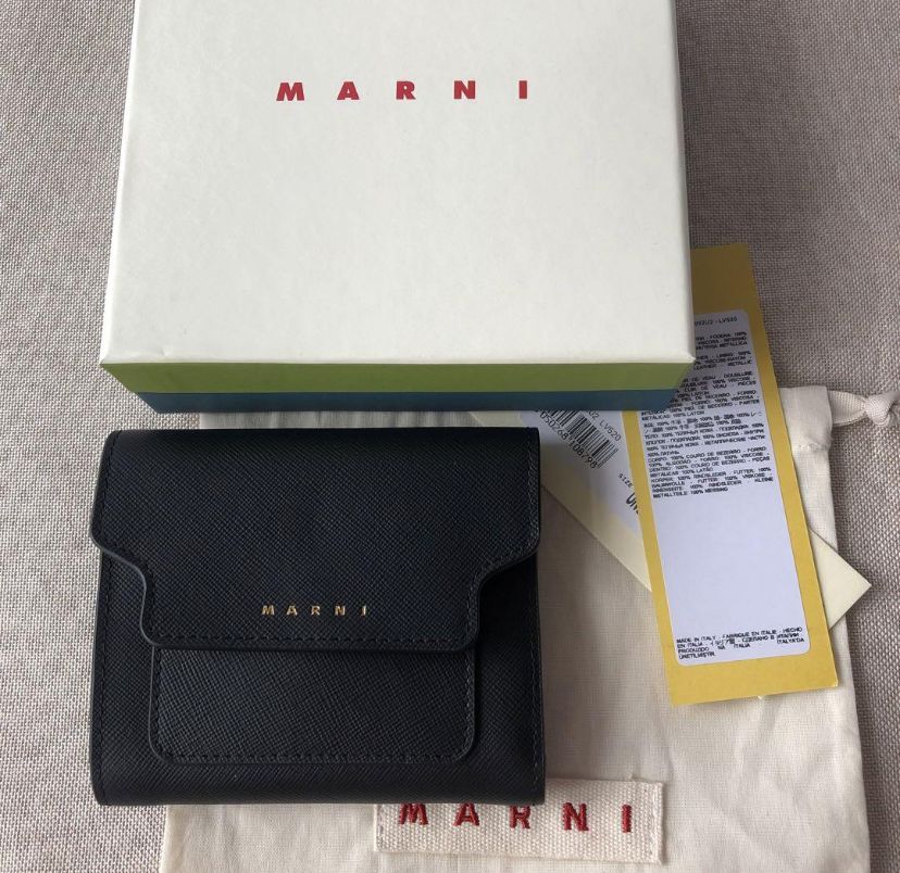 未使用MARNI マルニ 三つ折り財布 小銭入れ 大人気 正規品 ブラック  