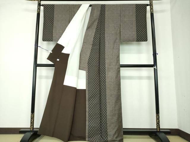 平和屋着物●本場大島紬　9マルキ　花菱間道　正絹　逸品　DAAQ3458ps 平和屋着物○本場大島紬 9マルキ 花菱間道 正絹 逸品 DAAQ3458ps