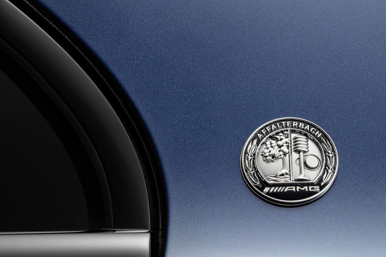 メルセデス ベンツ AMG 純正 AMGロゴ Affalterbach W222 Cピラー エンブレム テープ貼付