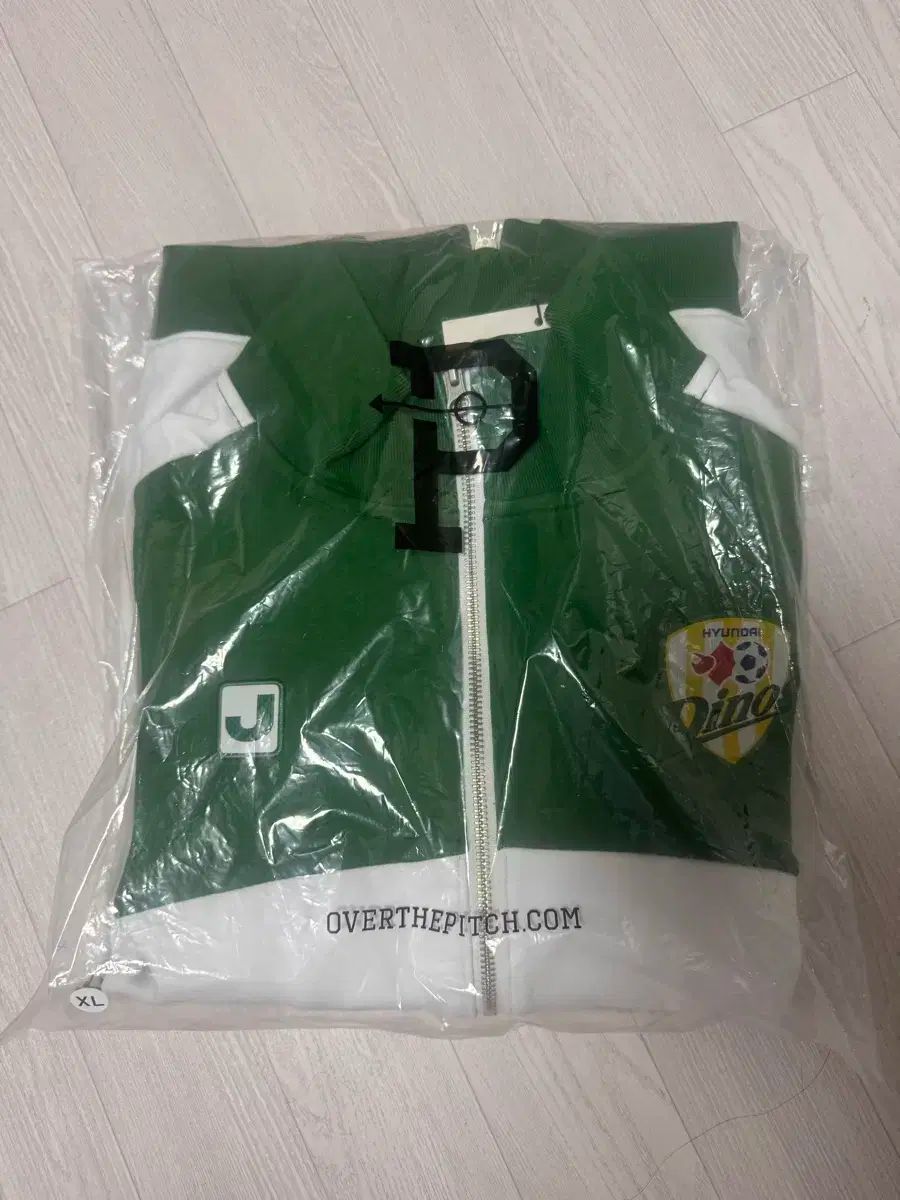 【国内正規品】 全北現代モータース OVER THE PITCH プレゼンテーション ジャケット