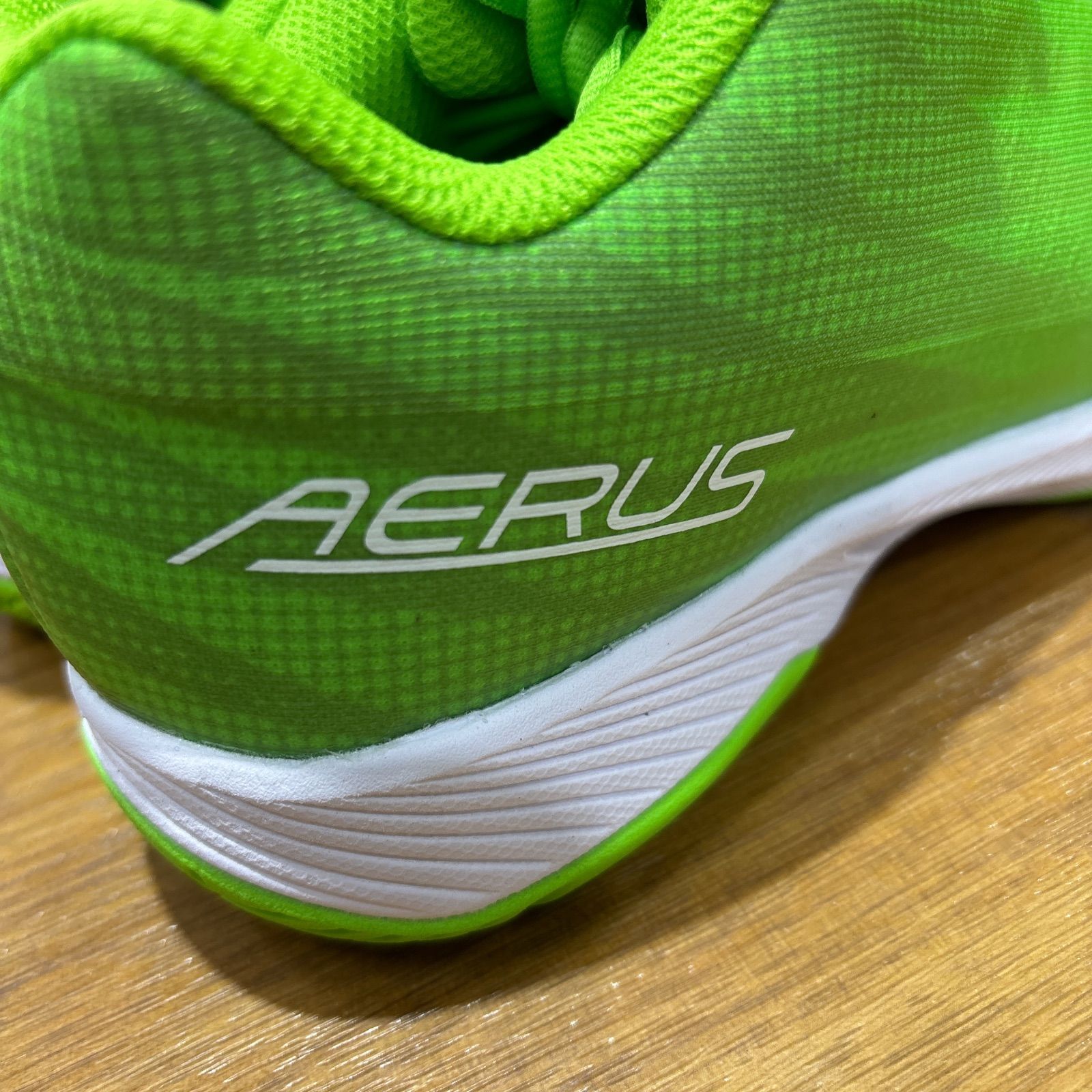 バドミントンシューズ フラッシュ