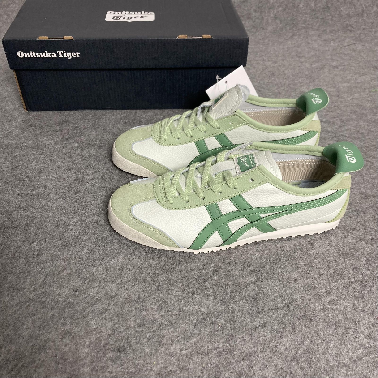 新品大人気 Onitsuka Tiger オニツカタイガー MEXICO 66 スニーカー