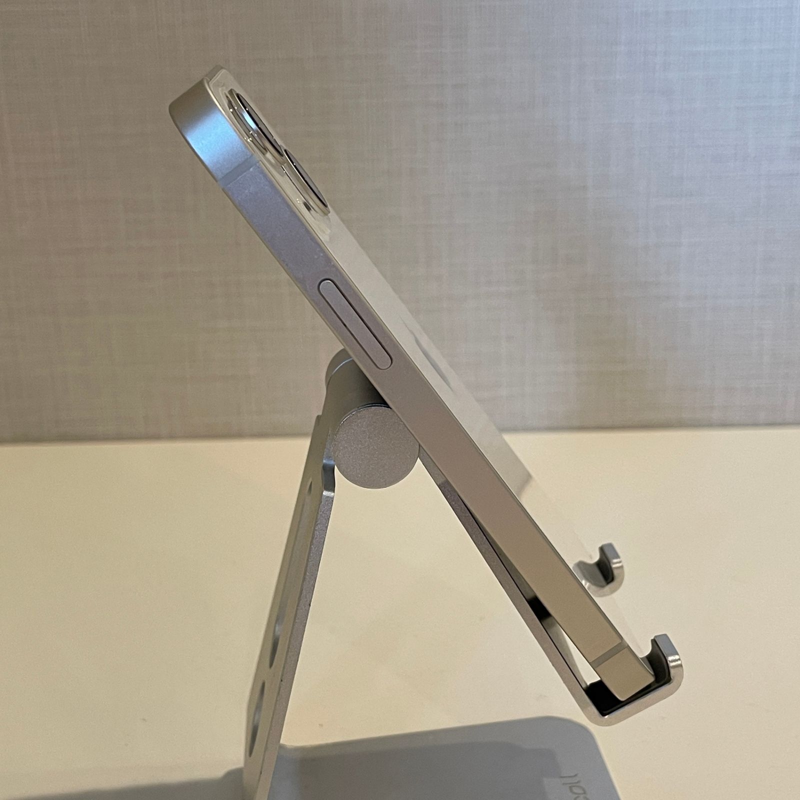 iPhone13 スターライト【ジャンク】 iPhone 13 128GB Starlight ジャンク - メルカリ