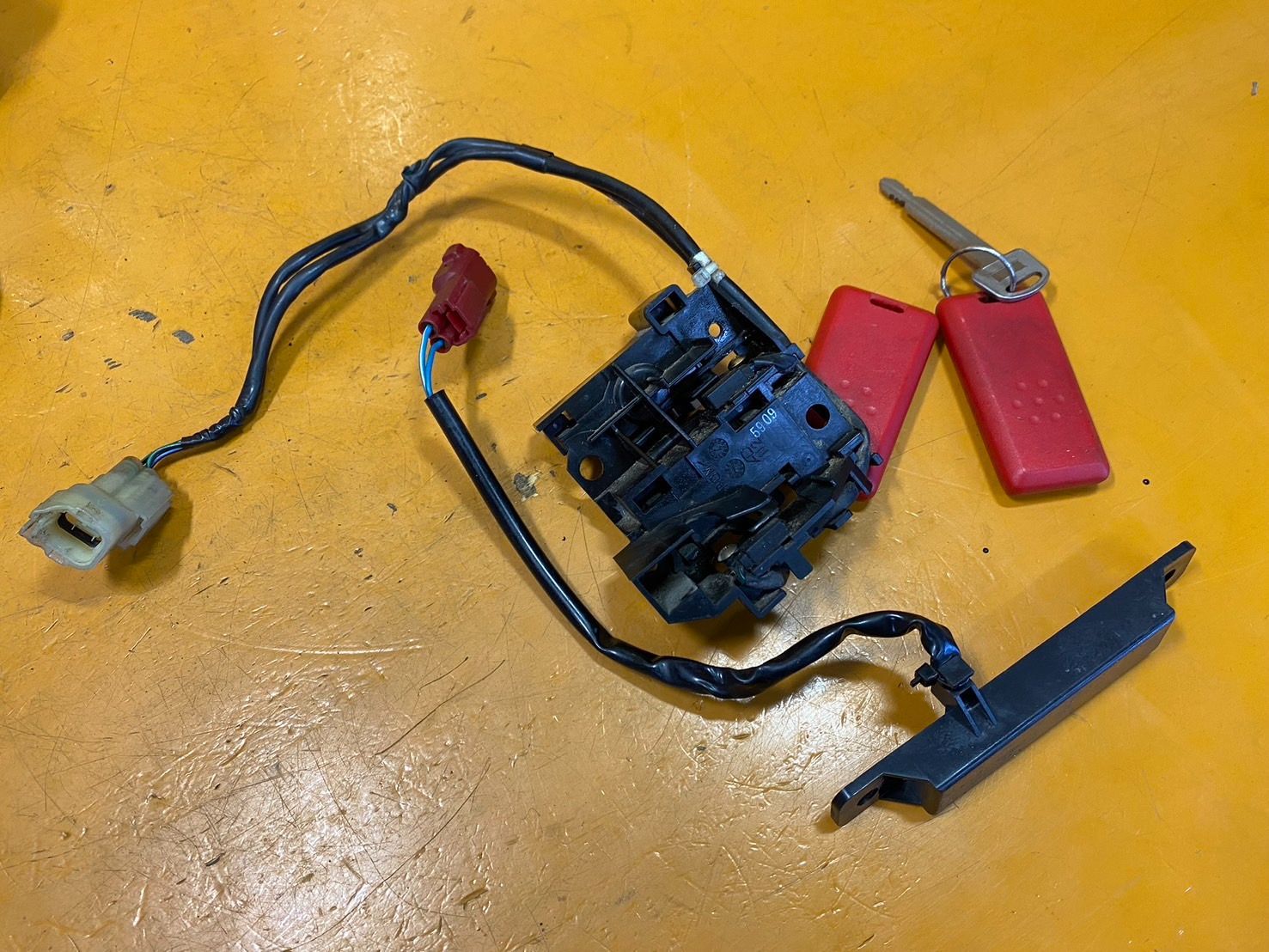 ☆【送料無料】[TF 54126]ホンダ フォルツァ MF08-120 キーセット 鍵