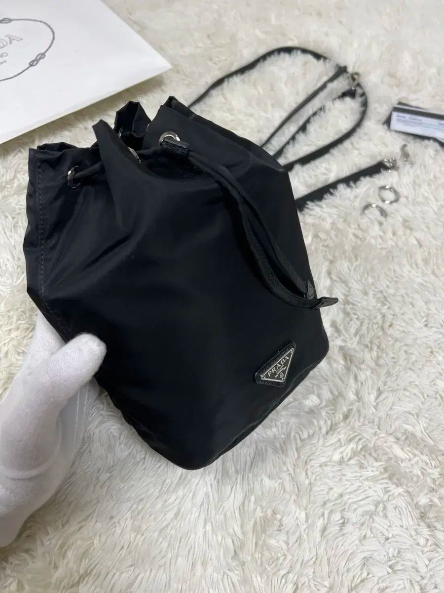 prada re~nylon 巾着バッグ ブラック