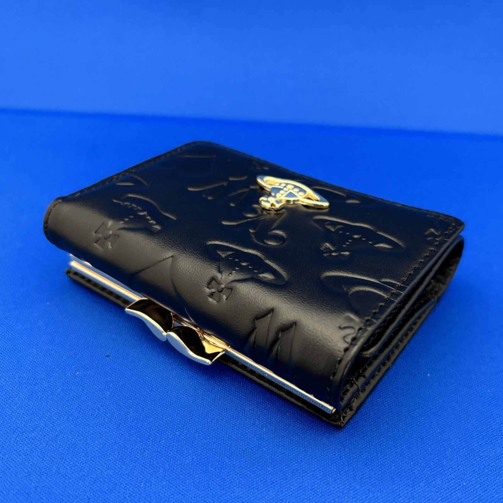 新品・未使用・正規品】ヴィヴィアンウエストウッド 三つ折財布 BLACK 
