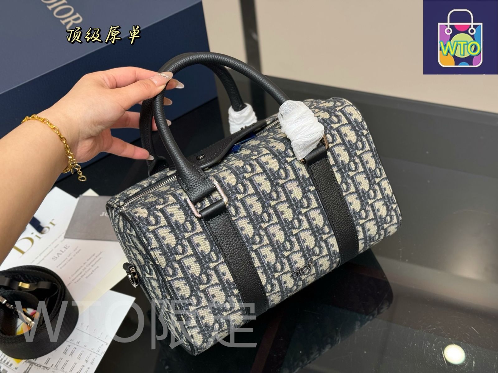 今日特価】DIOR Pillow Bag クラシックモノグラム - メルカリ