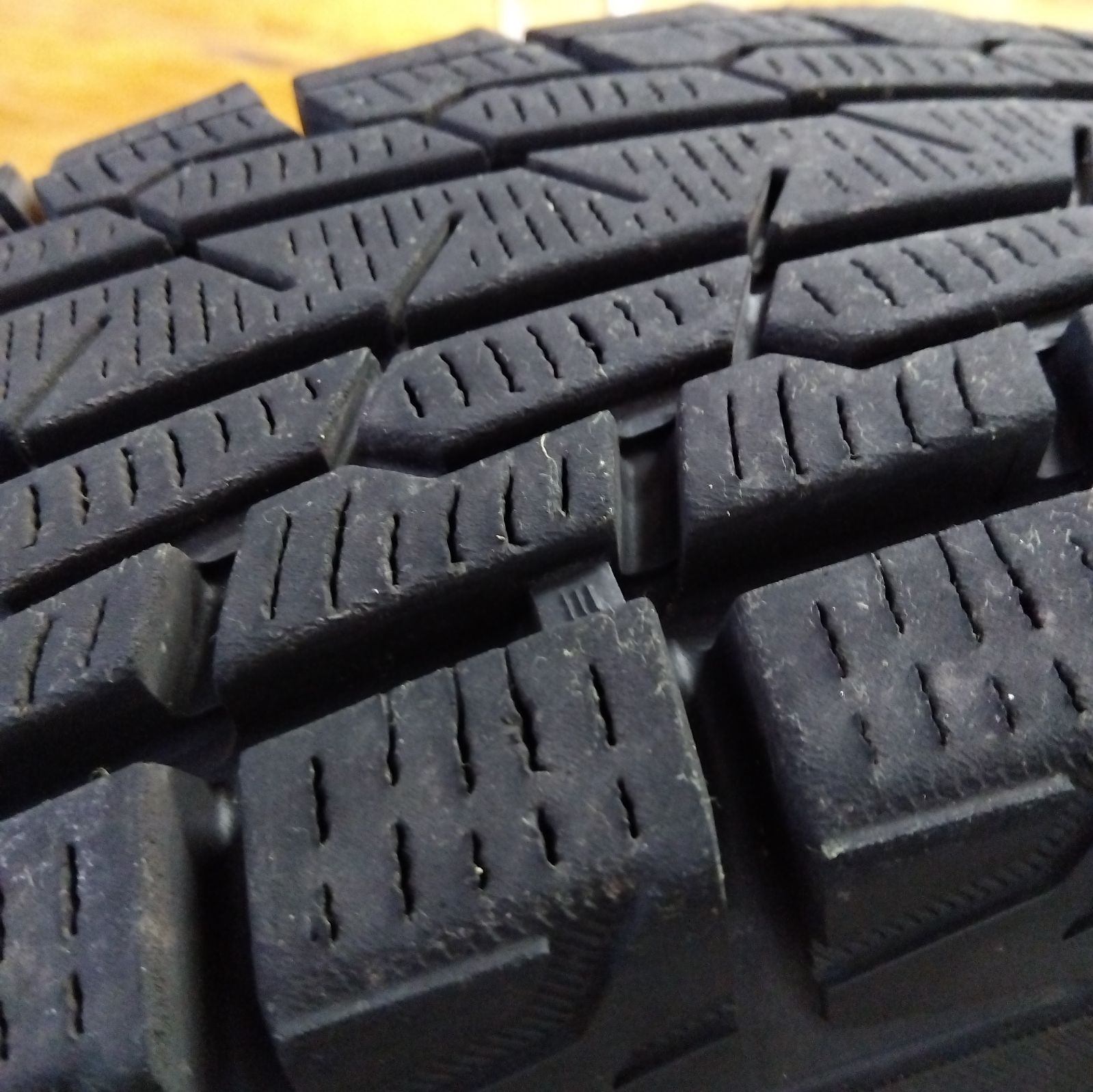 思い出 185 85R16 スタッドレス タイヤ ４本セット ヨコハマタイヤ アイスガード G075 YOKOHAMA ice GUARD G075 16インチ お買い得