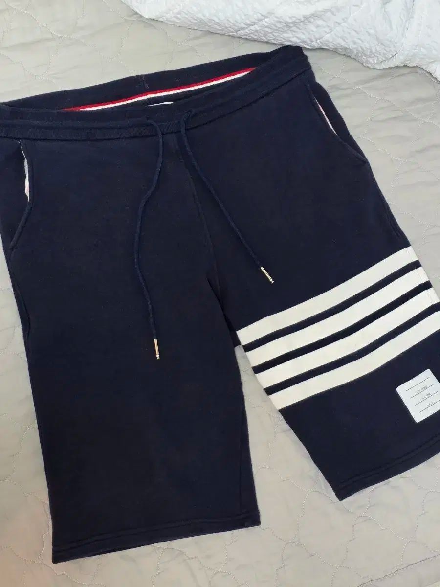 【正規品】THOM BROWNE　ハーフパンツ THOM BROWNE（ショートパンツ）のフリマアイテム一覧