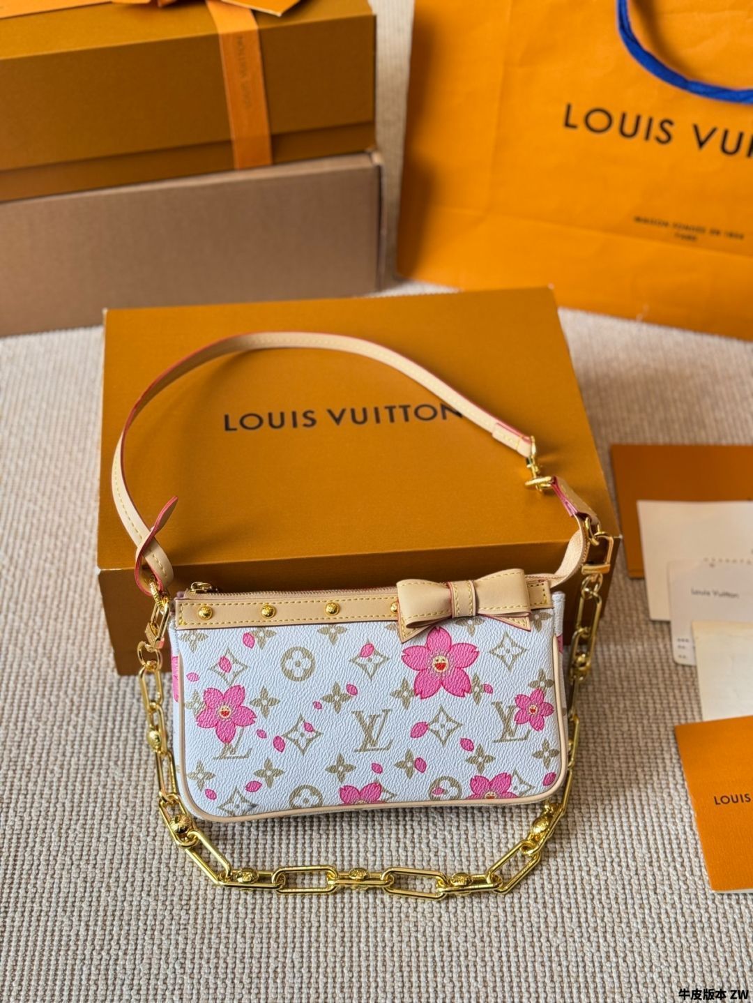 コラボ【LOUIS VUITTON × 村上隆】Pochette Accessoires Sakura ルイ・ヴィトン × 村上隆、桜が彩る「チェリーブロッサム