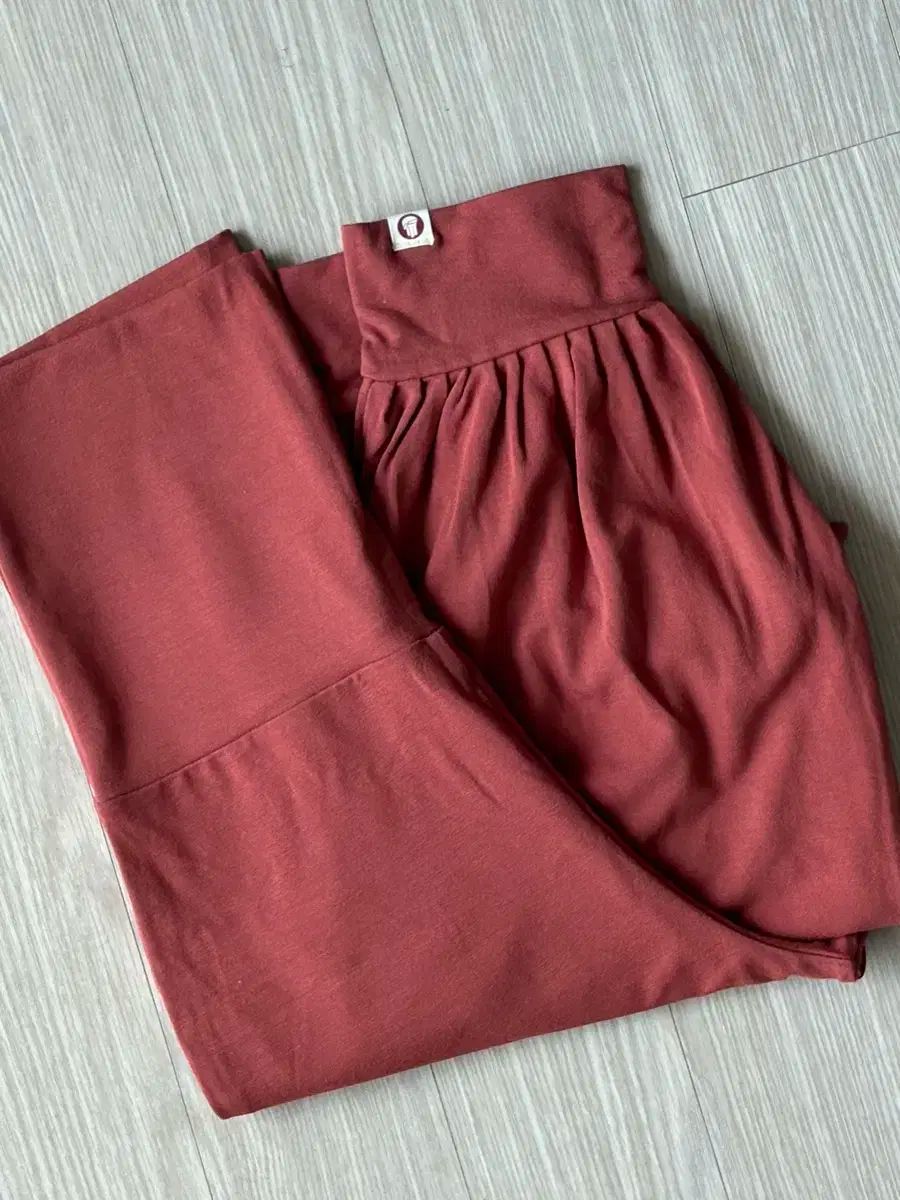 BUDHI MUDRA シンプルポット 足首 パンツ s