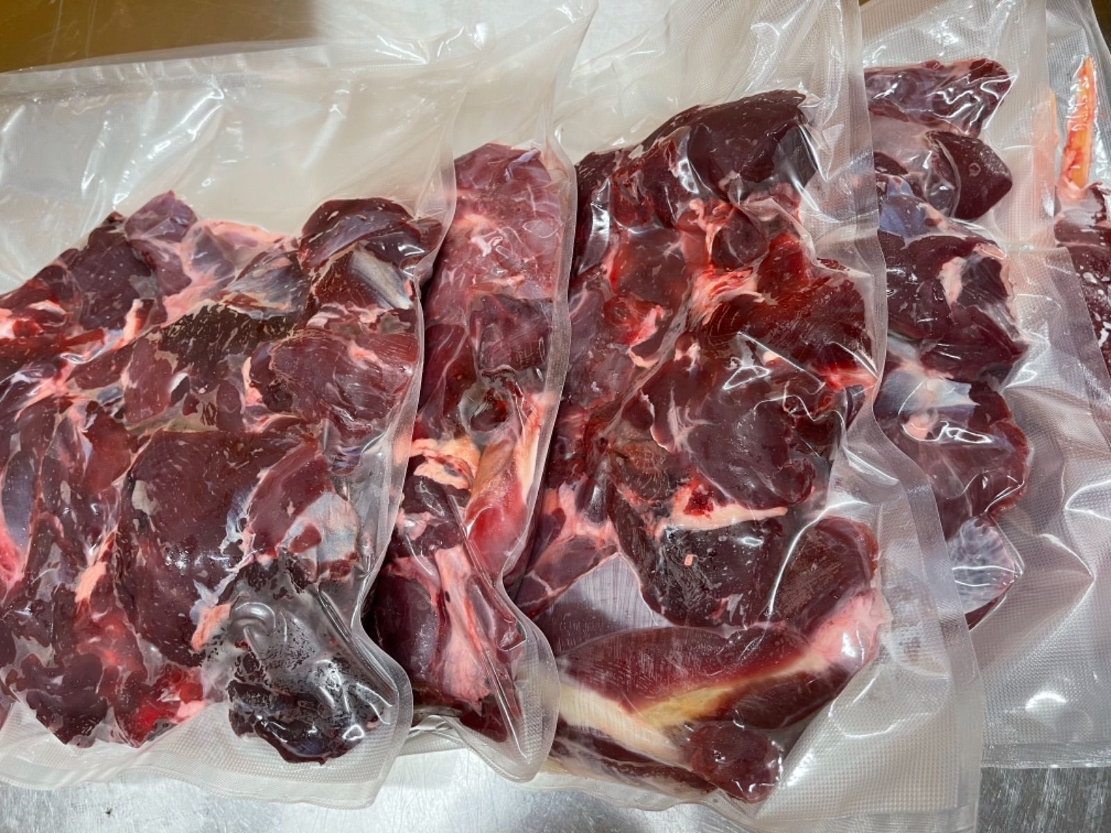 鹿肉 冷凍 4kg ペットフード用 特別大特価 - 西伊豆ジビエフード