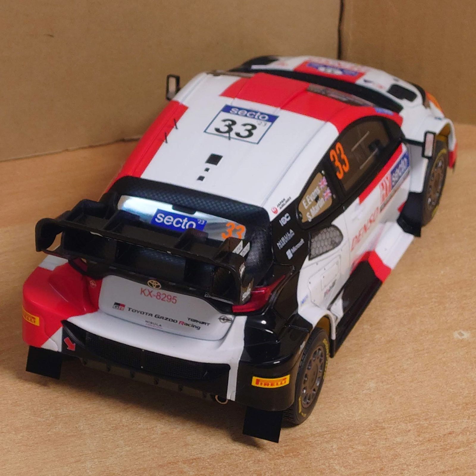 1/18 トヨタ GRヤリス Rally1 2023フィンランドラリー優勝 #33 E