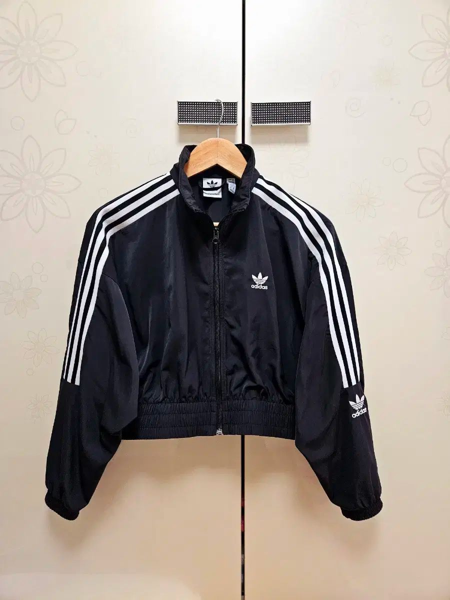 adidaskids アディダスキッズ クロップド トラックトップ ウィンドブレーカー 150