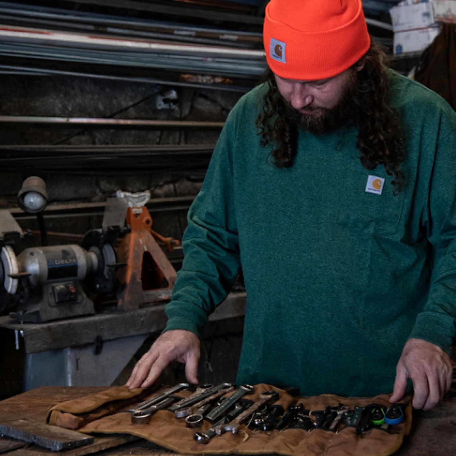 Carhartt 18ポケット ユーティリティロール 耐久性 防水 ツール整理ロールバッグ エッセンシャルツールロール カーハートブラウン