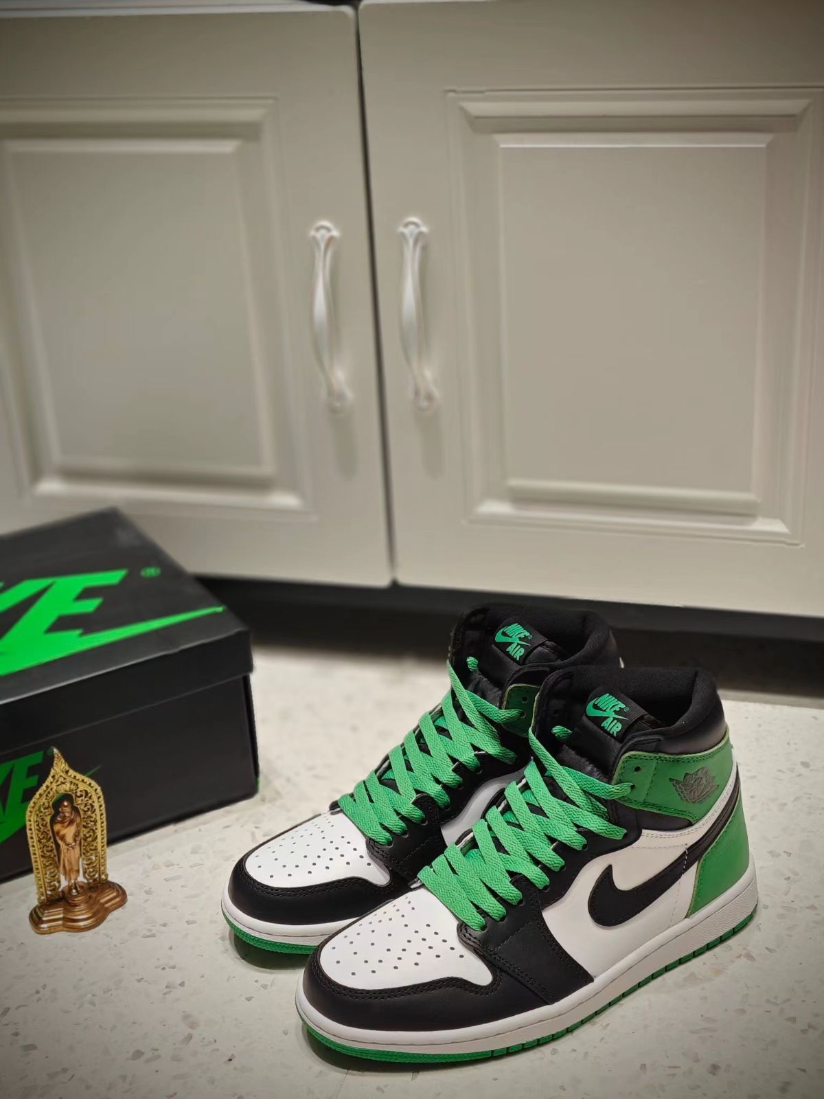 Nike Air Jordan 1 Retro High OG Lucky Green