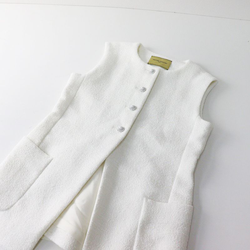 オフホワイト ジレ