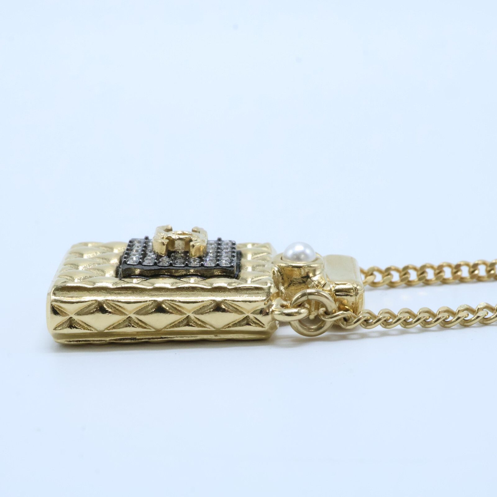 CHANEL シャネル 【美品】A20A 香水瓶モチーフ ラインストーン - メルカリ 