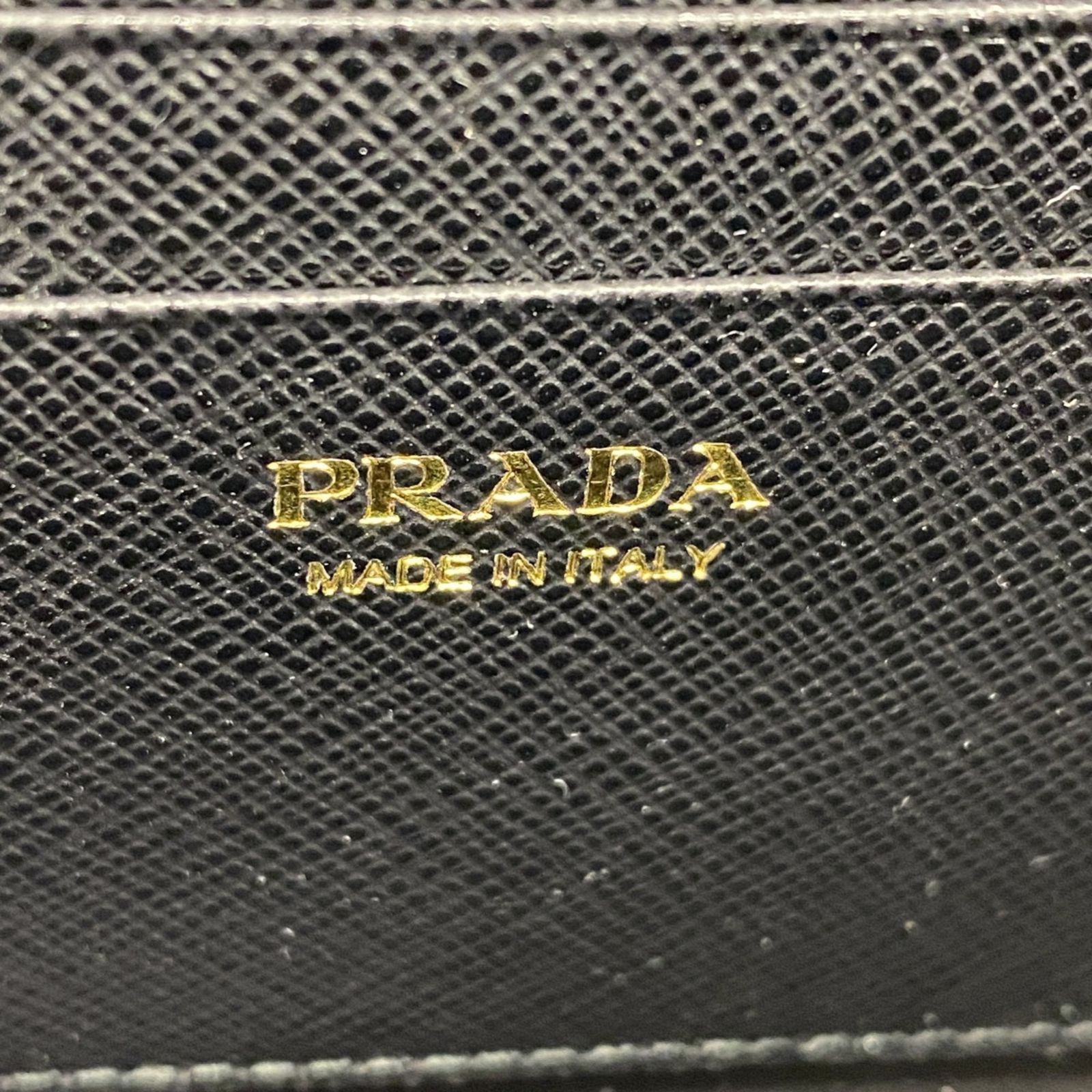 サフィアーノ レザー