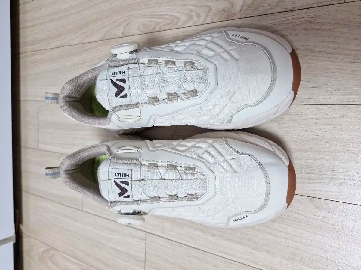 スニーカー トレッキングシューズ