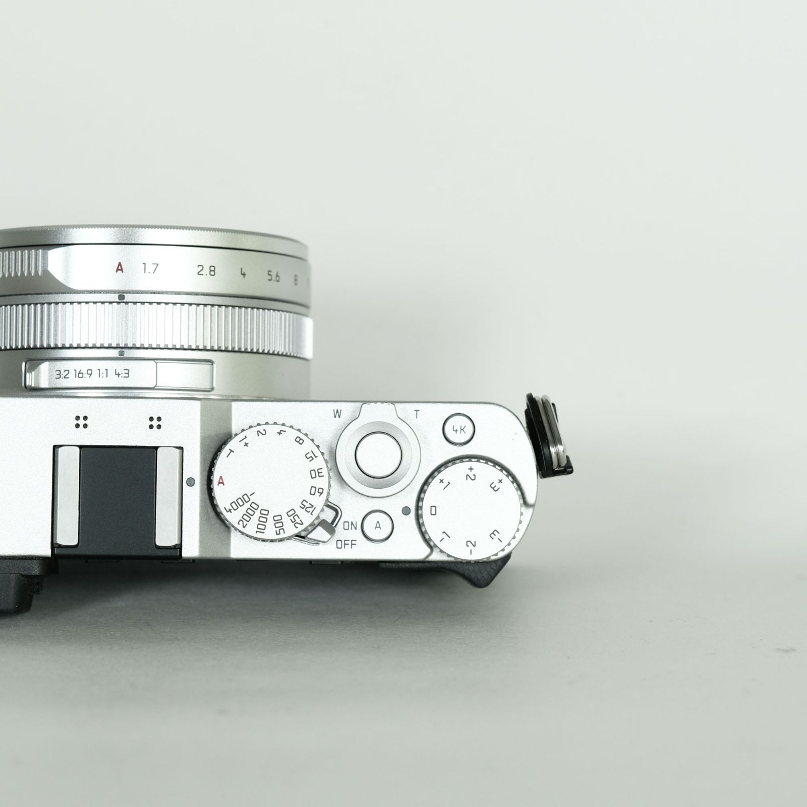 LEICA コンパクトデジタルカメラ バッテリーチャージャー付き LEICA D-LUX8用にUSB充電器を買った ＜Panasonic バッテリー