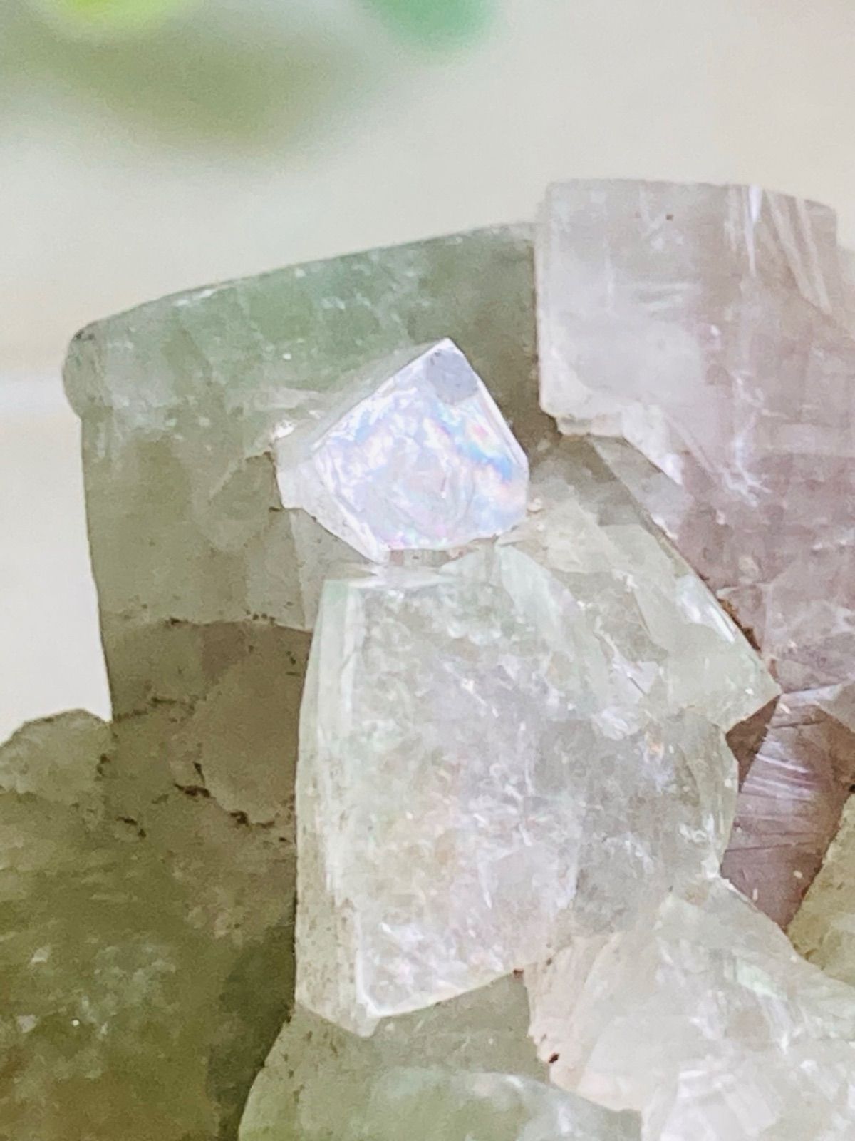 天使の水晶✨ グリーンアポフィライト 原石 魚眼石 スチルバイト