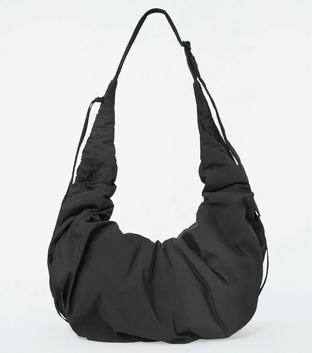 コス キャノピー ブラック オーバーサイズ クロスボディーバッグ