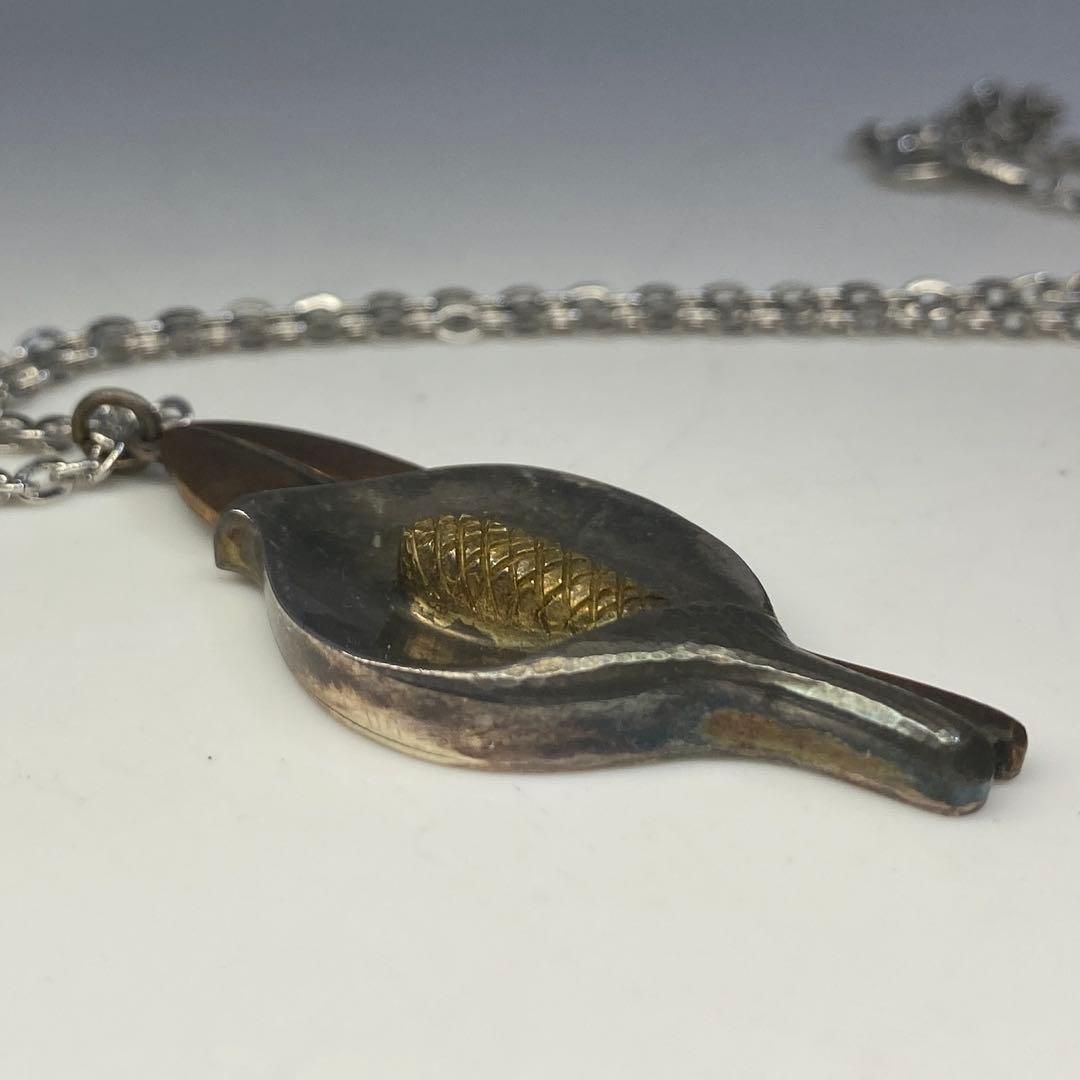在銘　純銀　水芭蕉ペンダント　共箱　19g  東Y6-0710☆2F 在銘 純銀 水芭蕉ペンダント 共箱 19g 東Y6-0710☆2F - メルカリ