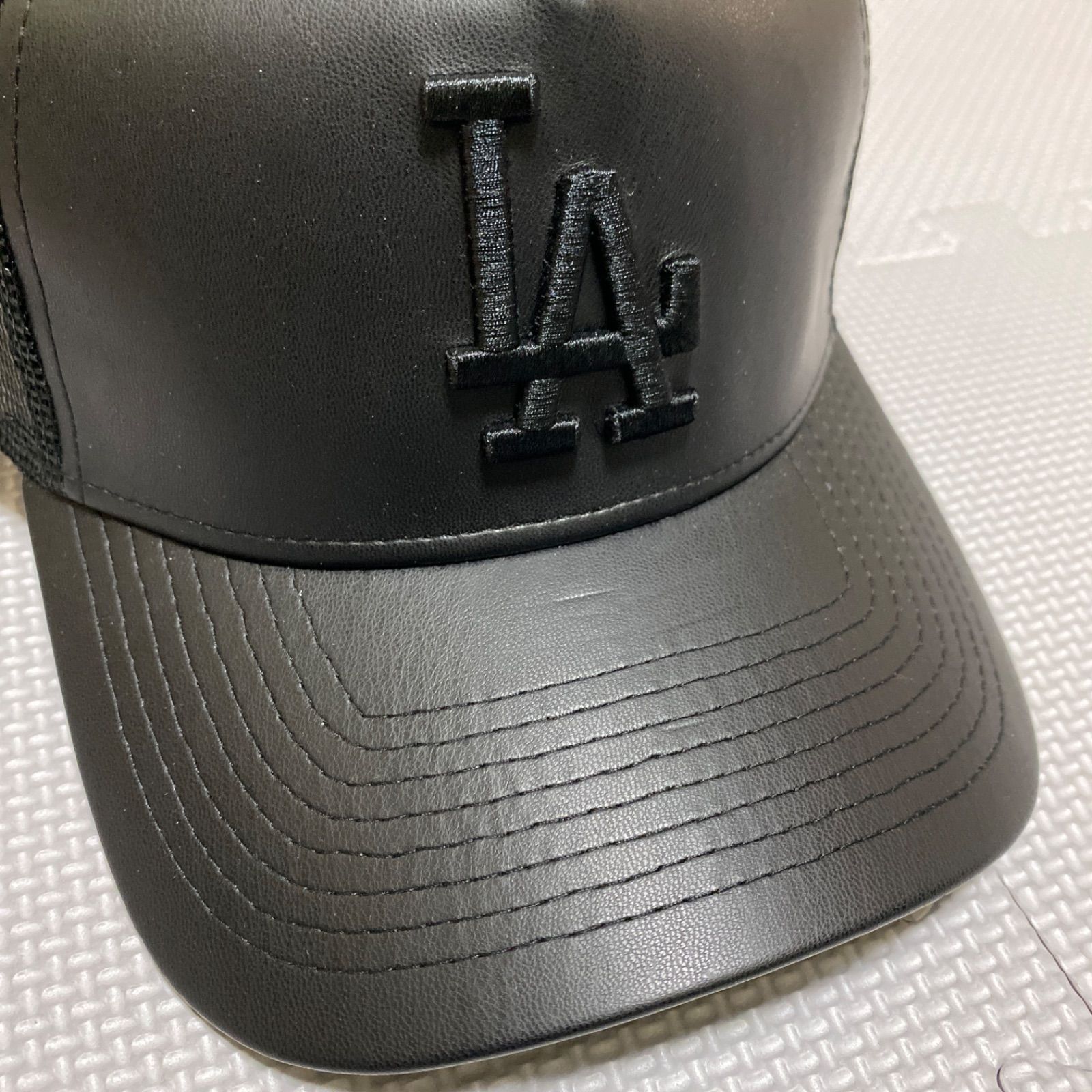 NEWERA》ニューエラ ロサンゼルス ドジャース スナップバック トラッカー キャップ PUレザー オールブラック - メルカリ