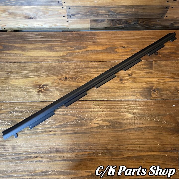水切りモール フロント左 アウター 88-99年 C1500 K1500 サバーバン ブレイザー タホ ユーコン エスカレード ウェザーストリップ 運転席