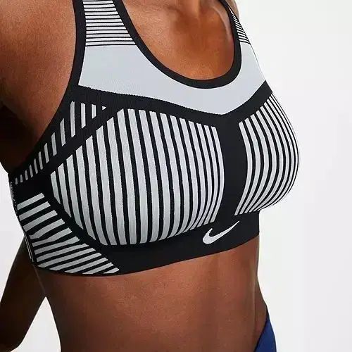 NIKE ナイキ ウーマン スポーツ ブラトップ
