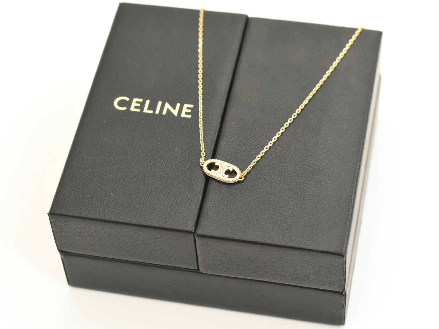 【CELINE】セリーヌ マイヨン トリオンフ ダイヤモンド スタッズ セリーヌ】スーパーコピー マイヨン トリオンフ スタッズ