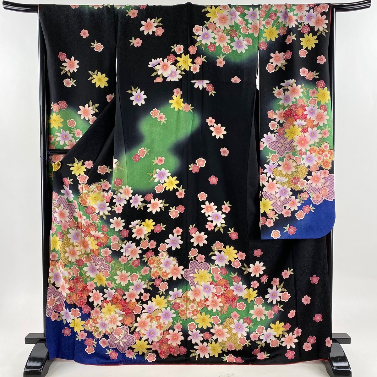 振袖 身丈169.5cm 裄丈69.5cm L 袷 桜 菊 箔 金彩 黒 正絹 美品 名品 