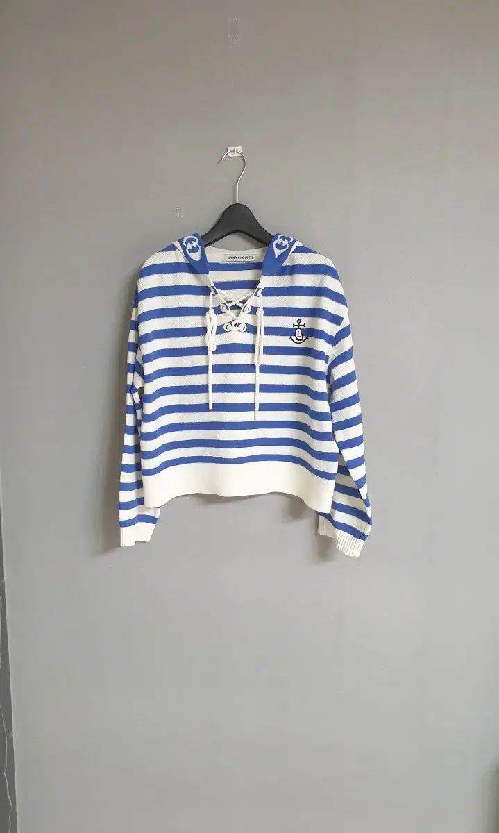 ラッキーシュエトゥ ニット