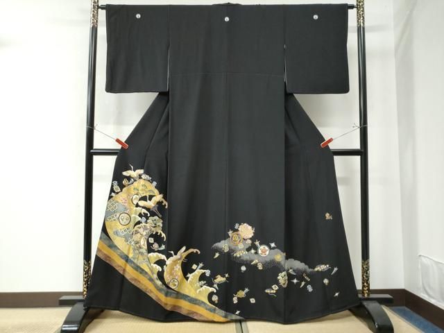 平和屋着物●豪華黒留袖 駒刺繍 飛鶴立波宝尽くし松竹梅花文 金彩 正絹 CAAW7765yc