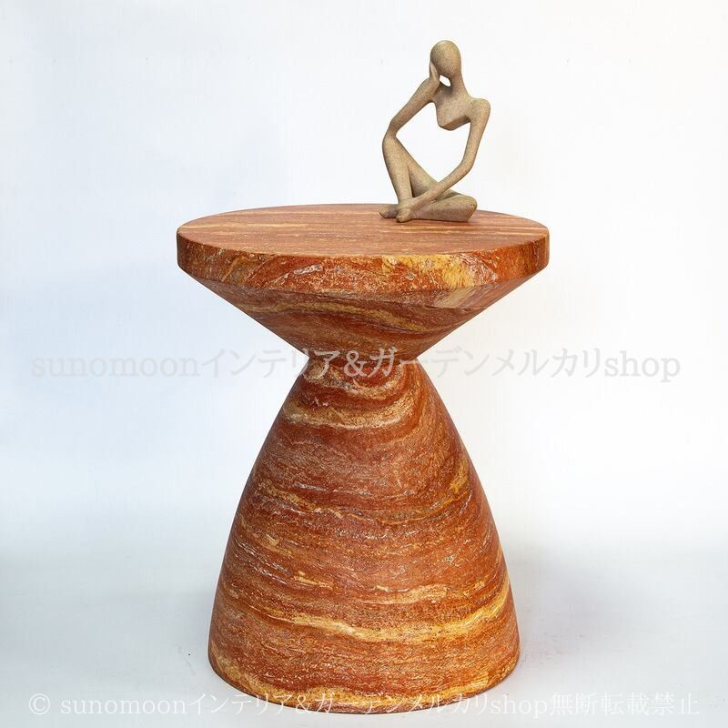 トラバーチン調 サイドテーブル 円形 スリム 温かみ 風合い おしゃれ かわいい ユニーク インテリア 北欧 コーヒーテーブル カフェ オフィス MARWIL-DEMENAGEMENTS_CH