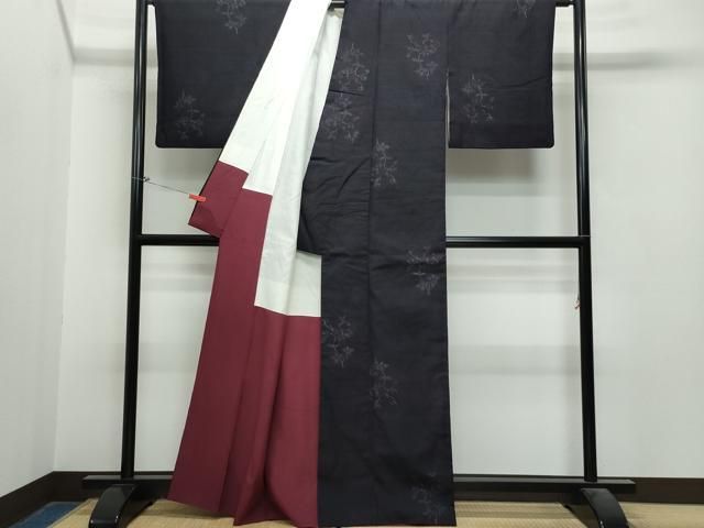 平和屋着物●本場結城紬　重要無形文化財　100亀甲　草花文　正絹　逸品　CAAS8635vf 平和屋着物○本場結城紬 重要無形文化財 100亀甲 草花文 正絹 逸品