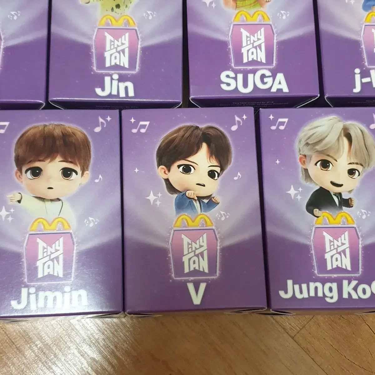 ハッピーミール BTS TinyTan Throwback Edition【ハッピーミール】 - メルカリ