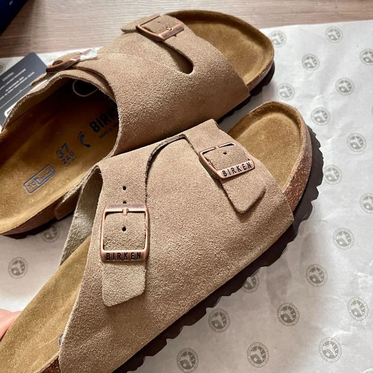 BIRKENSTOCK ビルケンシュトック Zürich / チューリッヒ スエードレザー サンダル メンズ #トープ - メルカリ