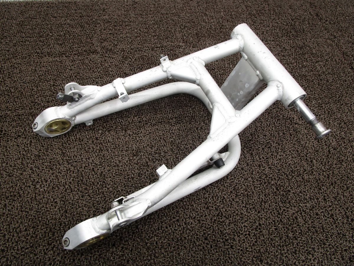 ZRX1100 スイングアーム A5768 ZRT10C カワサキ ZXT10CE キャブ車 BRIGHTFACE_UK