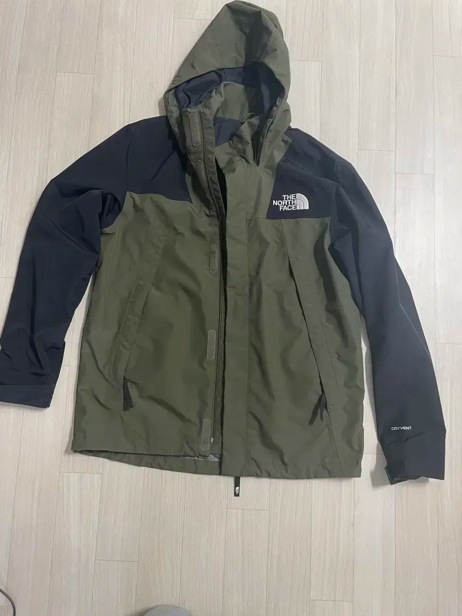 THE NORTH FACE ドライベント ウィンドブレーカー カーキ m|95
