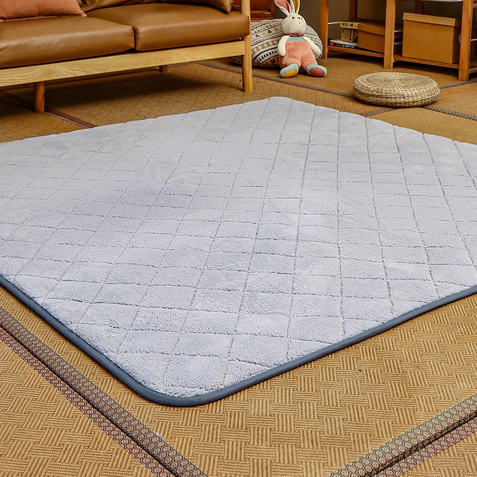JEMAジェマ こたつ敷き布団 こたつマット こたつ敷き キルト ラグ ラグマット カーペット 厚手 ホットカーペット対応 もこもこ 蓄熱 長方形 3畳 暖かい ウォーム 冬用 北欧 滑り止め付き ふかふか リビング 約185x235cm グレー