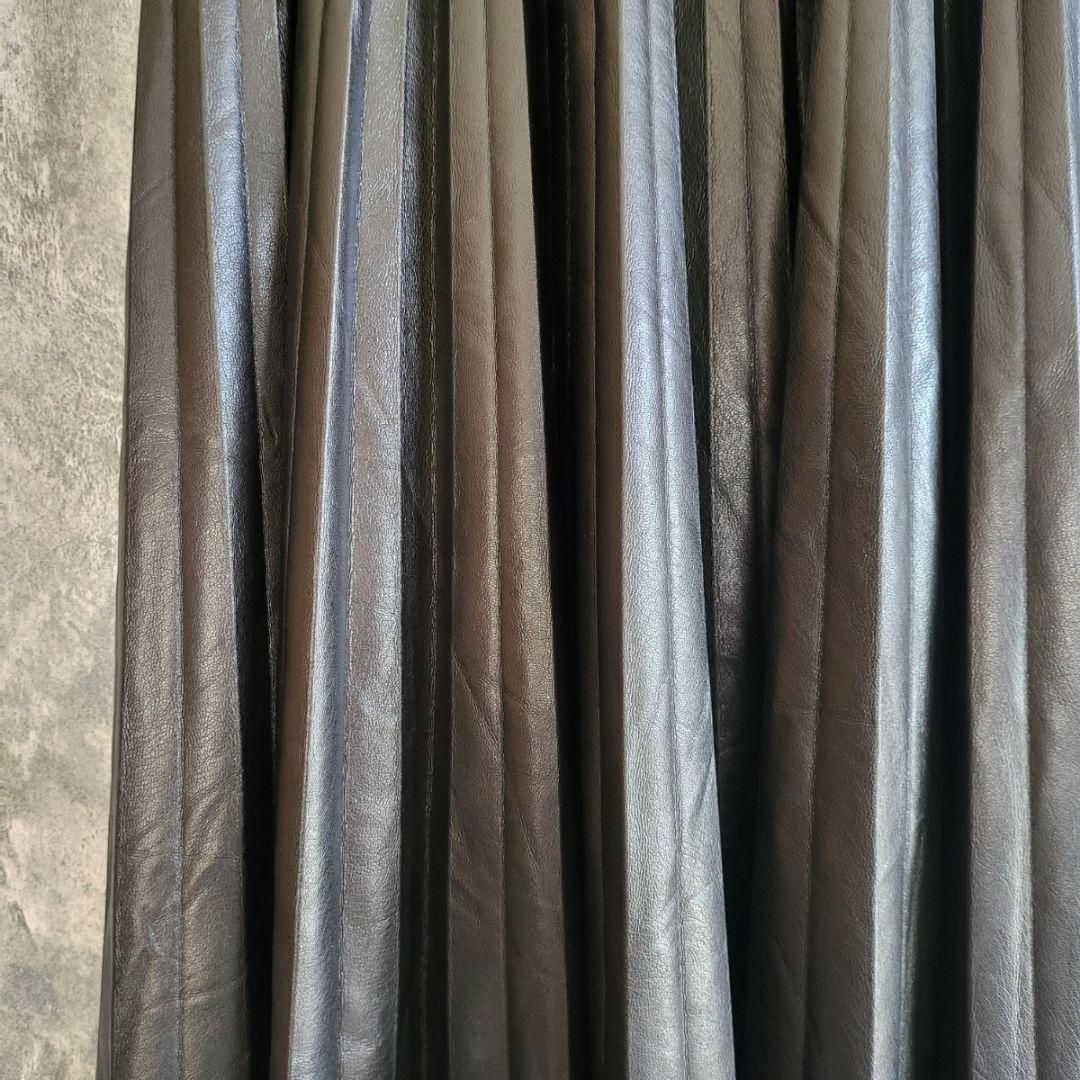 レザープリーツスカート