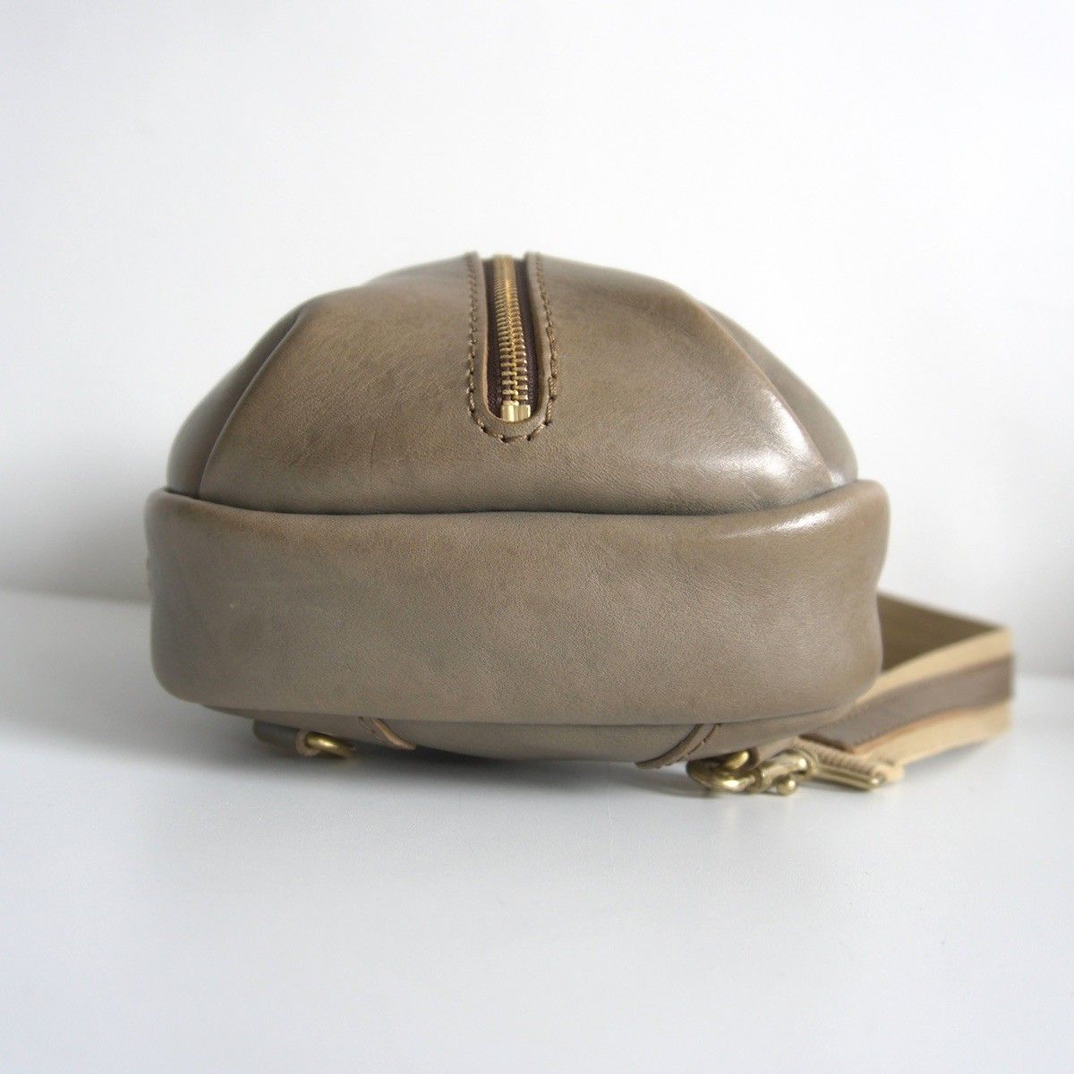 限定色/グレー】 HERZ ヘルツ 【立体ポケットボディバッグ(F-9