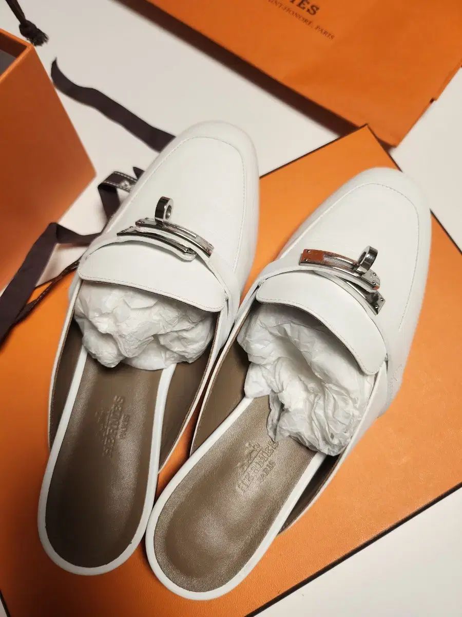 はるまき HERMES(エルメス) オズミュール 白 銀 36 エルメス オズ36