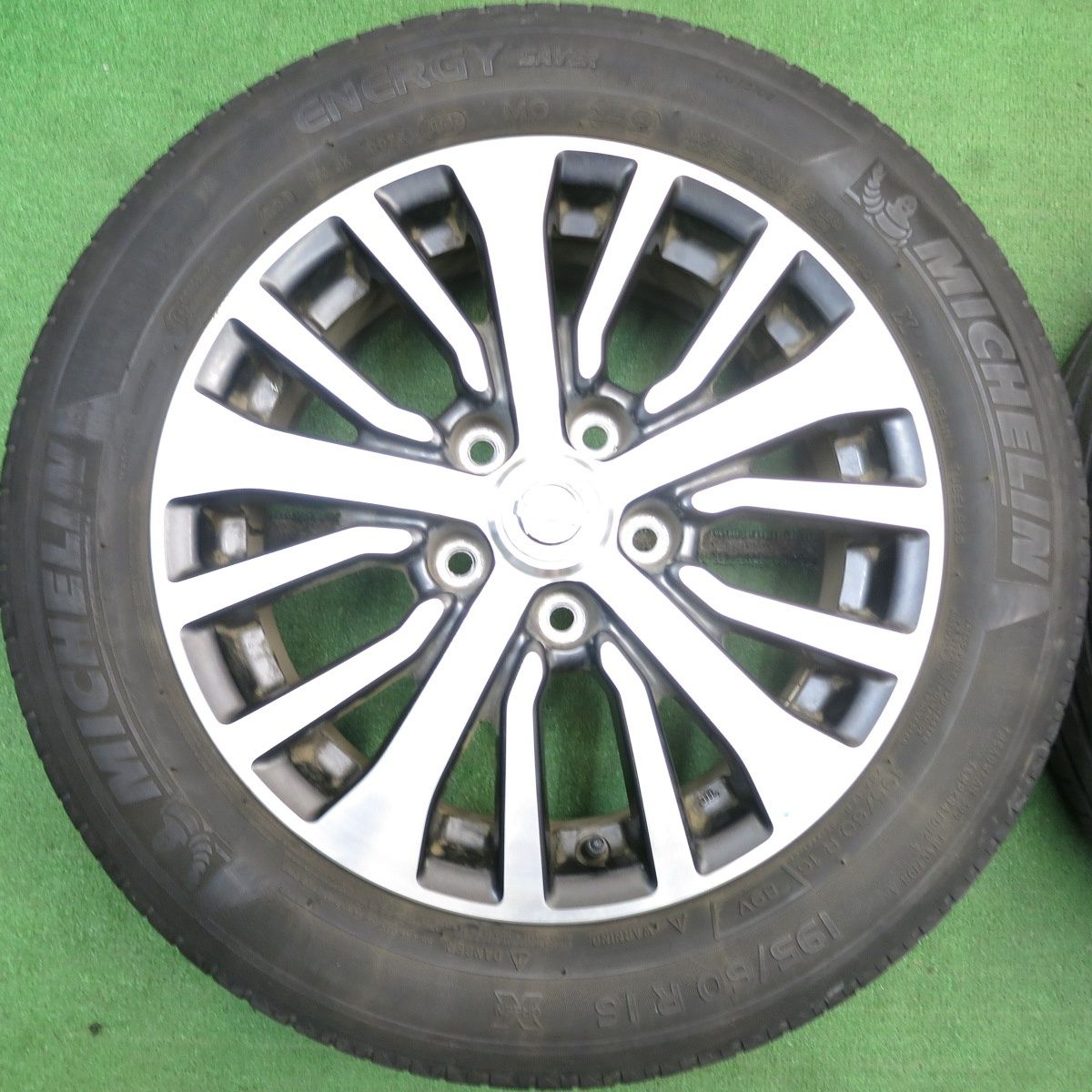 Nissan 16インチ ホイールセット ミシュラン Nissan 16インチ ホイールセット ミシュラン MICHELIN ZX