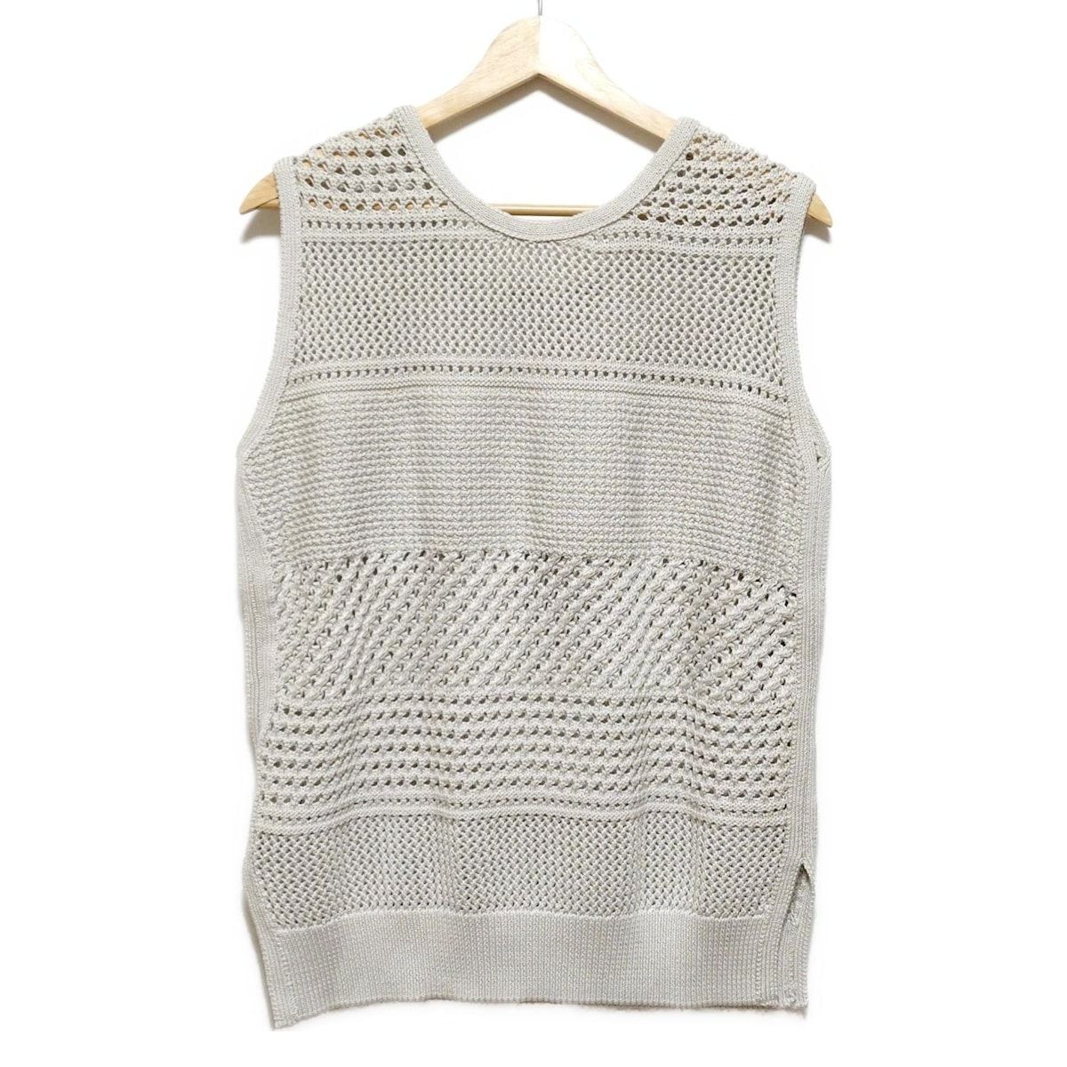 - ライトグレー